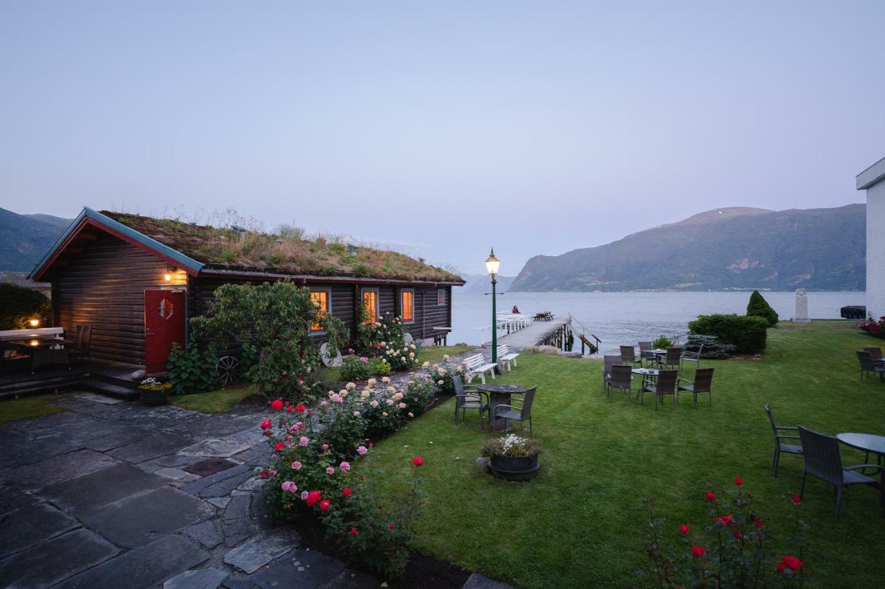 Leikanger Fjordhotel - Unike Hoteller Exterior foto