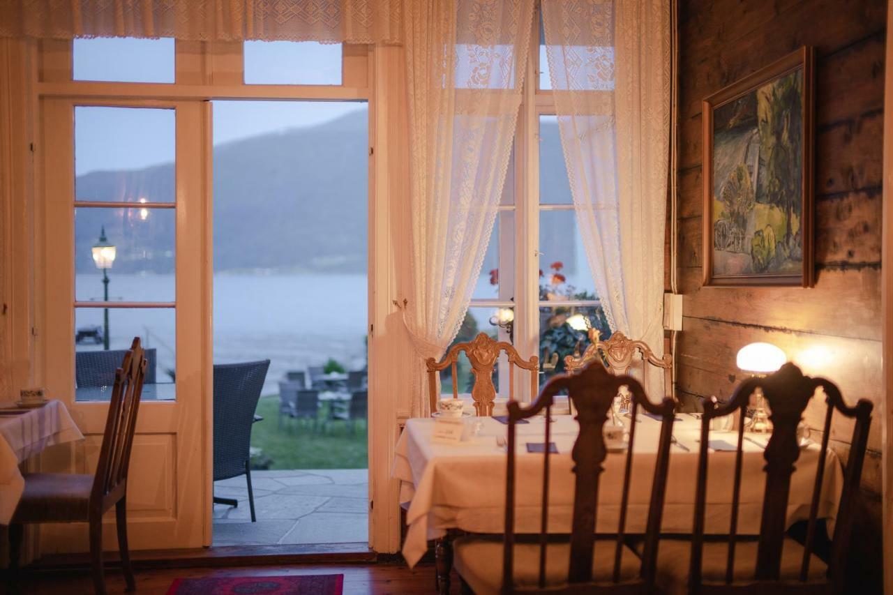 Leikanger Fjordhotel - Unike Hoteller Exterior foto